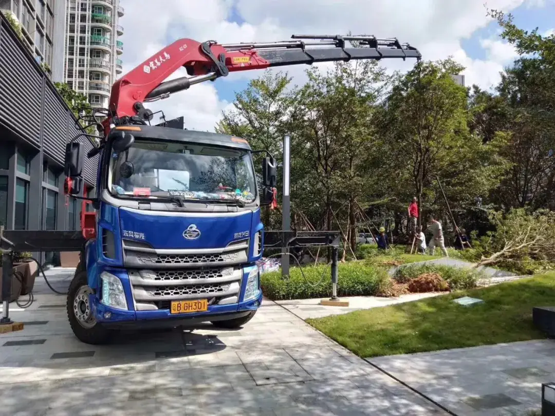好车推荐丨城市建设守护者——宏昌天马折臂随车起重机K430