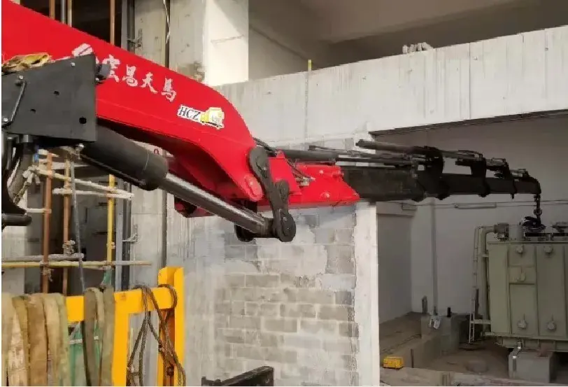 好车推荐丨城市建设守护者——宏昌天马折臂随车起重机K430