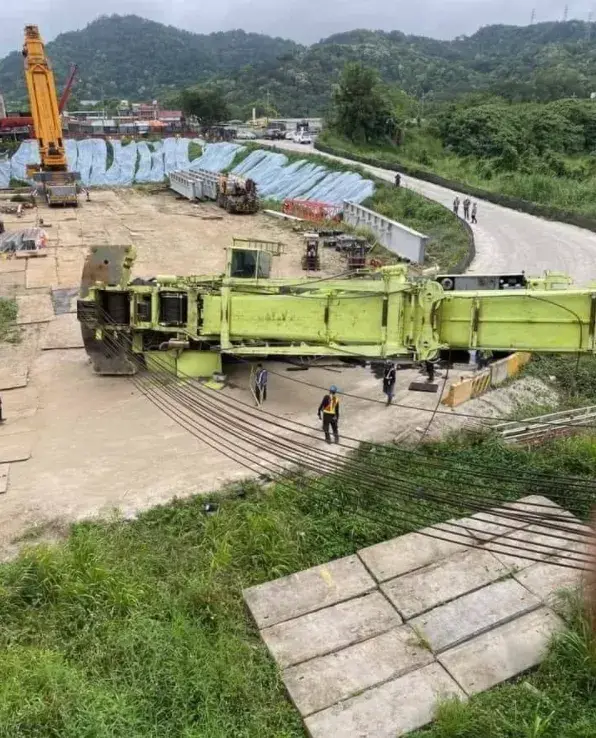 400吨吊车翻车!再罚45w?吊车师傅闯了弥天大祸...