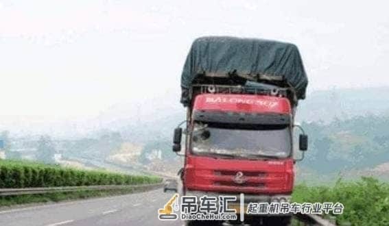 李蓬国：“贺氏吊装公司”失联，路政别玩“失忆”
