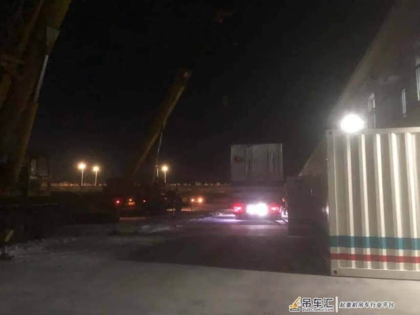 汽运公司圆满完成卸载方舱实验室任务