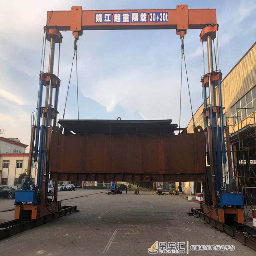 厂家针对集装箱龙门吊市场前景分析