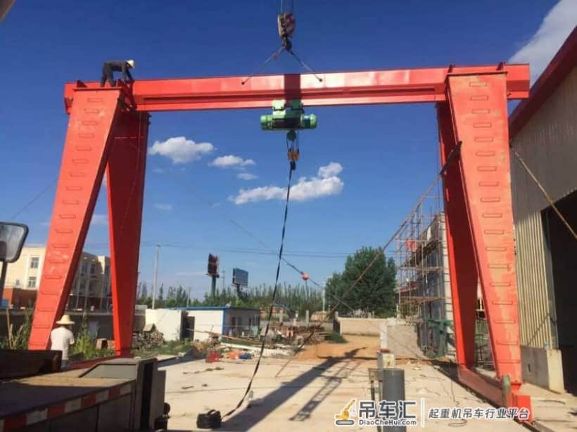 大国重器!中国造出最大龙门吊"宏海号",起重量高达22000吨