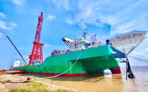 5亿多的大船来咯！“能建广火002”3000吨起重船交船