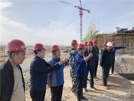 首次吊梁安装完成!进入钢结构施工新阶段