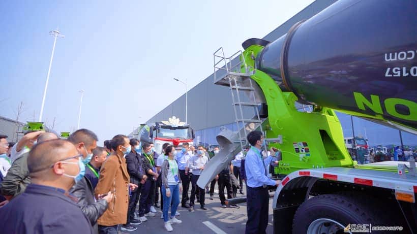 行业领先!中联重科“凌冠”系列搅拌车新品重磅发布