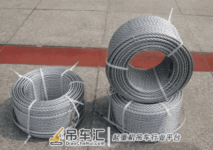 “力拔山兮气盖世”!我国2000吨履带式起重机完成吊装工程