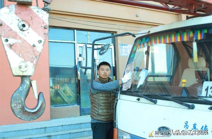 道德模范拜大年|“吊车侠”兰郡泽:做更多好事回报社会