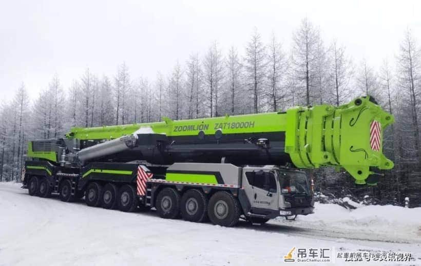 出道即巅峰，中国造全球最大起重机，一次可吊上千吨，美日都没有