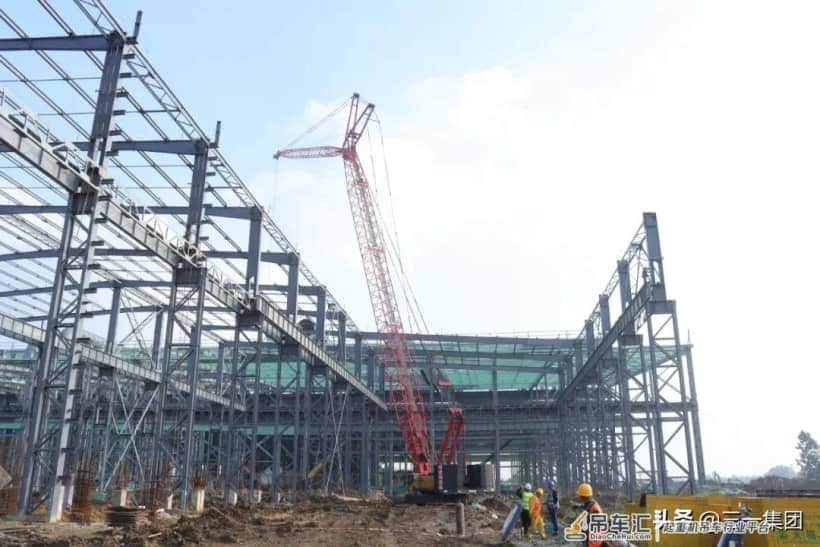 47台三一起重机,共建万吨级钢结构厂房