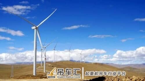 南天门二期工程？塔吊工人推开门瞬间不淡定了，网友：在天庭打灰……