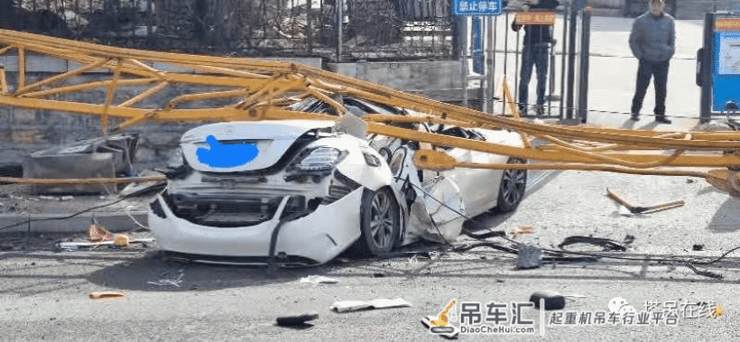 警惕!山东济南一在建工地塔吊施工作业发生倒塌事故