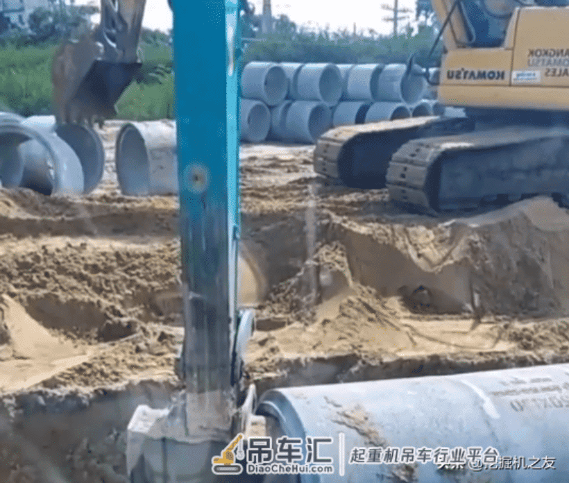 挖机抢了吊车的活?有这技术除了黄油其他都敢打