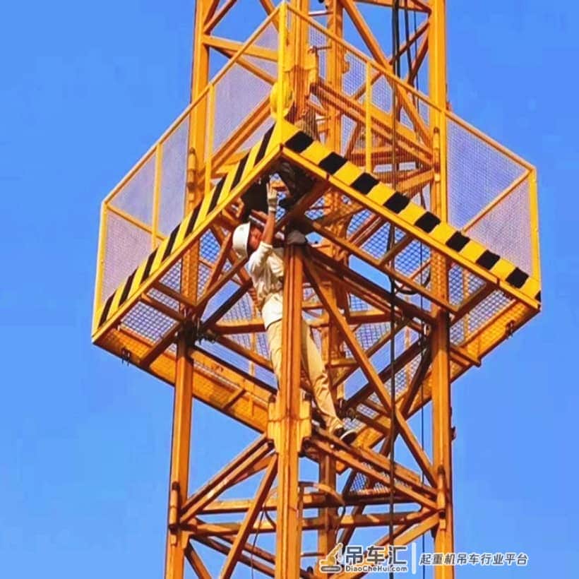 塔吊防攀爬护栏网 基坑四周防护栏杆 塔式起重机围栏单价