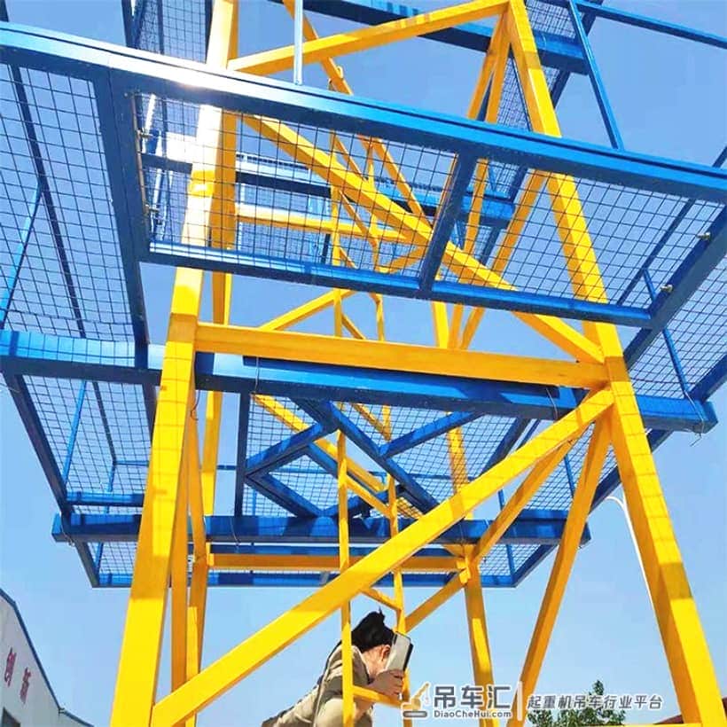 塔吊防攀爬护栏网 基坑四周防护栏杆 塔式起重机围栏单价