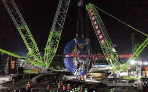 中联重科起重机“双机合璧”助力500吨盾构机刀盘顺利下放
