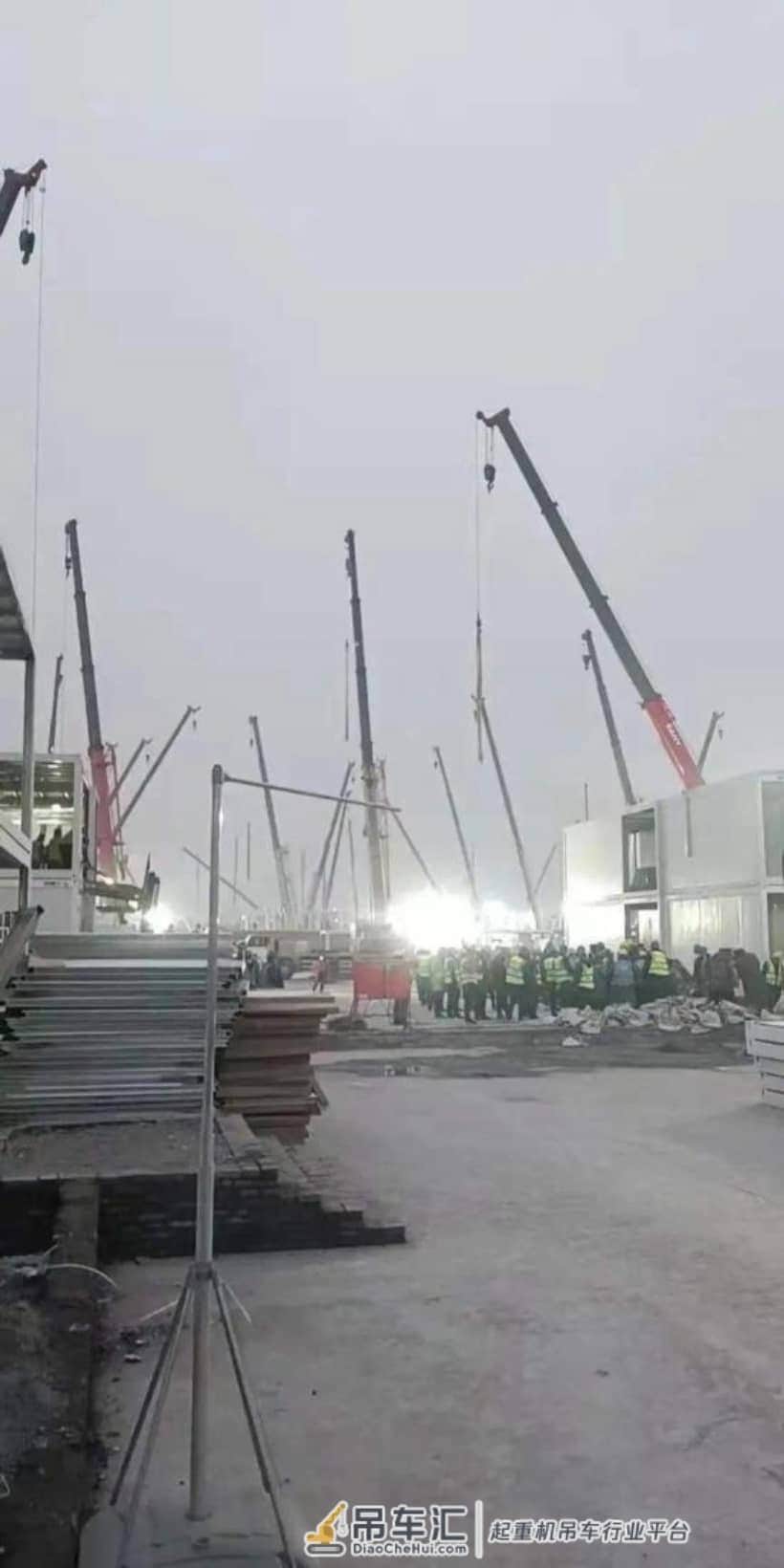 请放心!三一起重机助力西安方舱医院紧急筹建