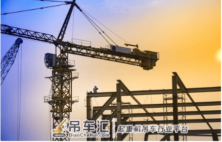 什么是塔吊司机与塔吊指挥?塔吊操作要注意什么?