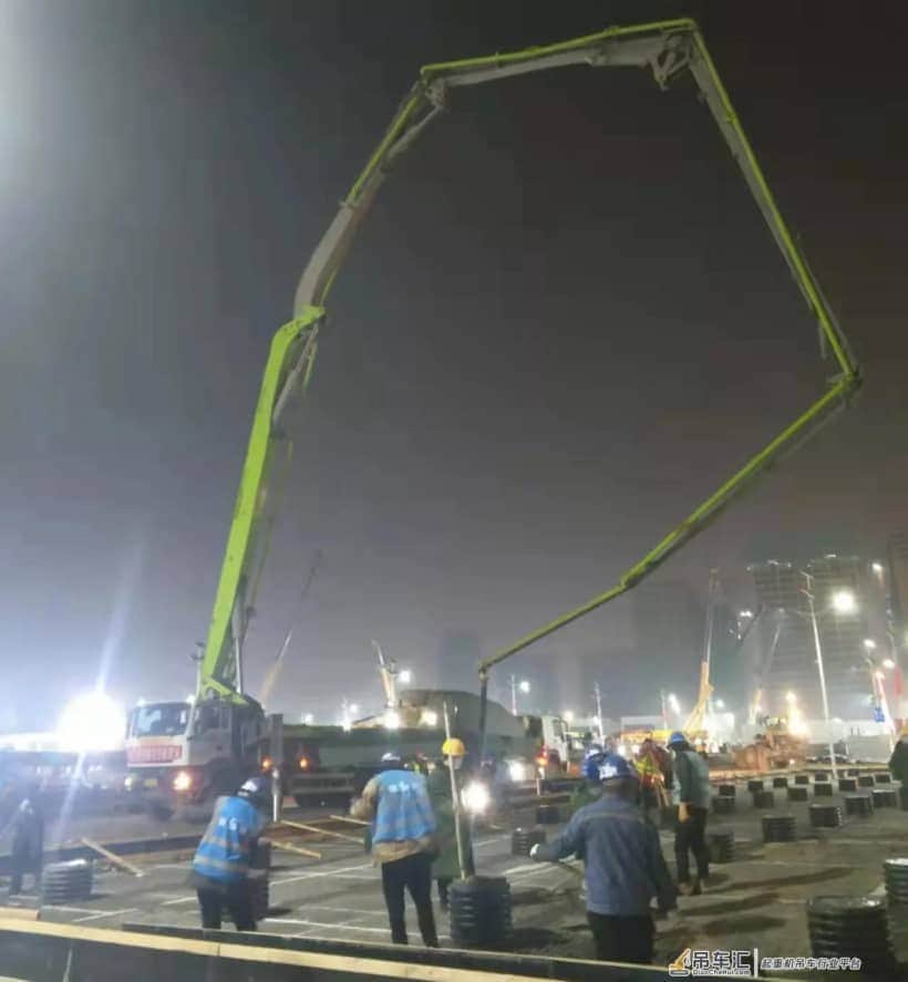 小绿军团奔赴西安疫情一线!中联重科高端装备助力搭建"生命之舟"