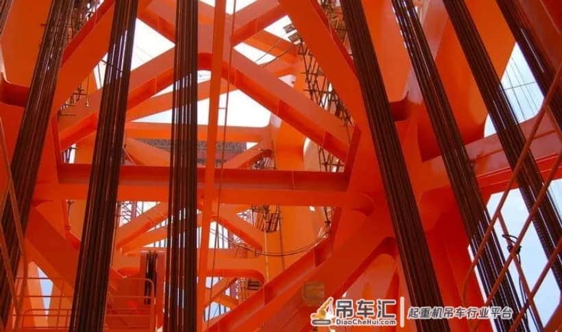 世界上最大造船龙门吊-2.2万吨宏海号龙门吊