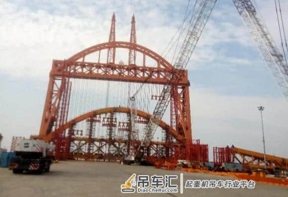 世界上最大造船龙门吊-2.2万吨宏海号龙门吊