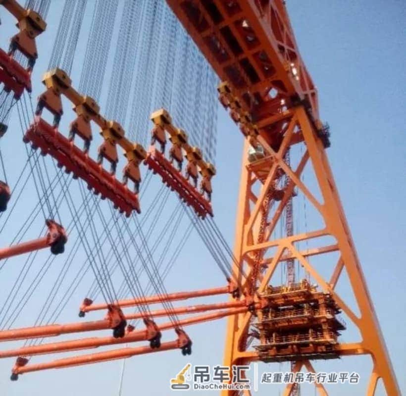 世界上最大造船龙门吊-2.2万吨宏海号龙门吊
