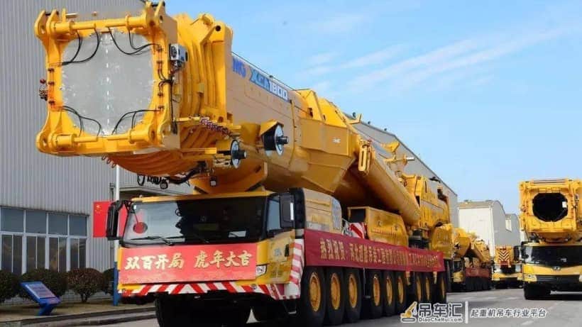 发车 | 五台“擎风新王”XCA1800领航，百余台100-500吨级起重机列队发往全球