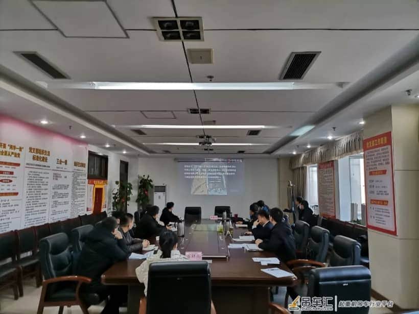 市市场监管局召开特种设备作业人员考试机构、起重机械使用单位、电梯使用及维保单位约谈警示会