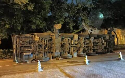 130吨吊车，深夜惨遭切割大臂，咋回事？