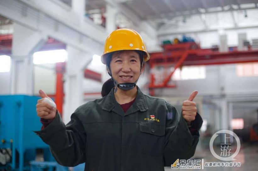 “天吊空姐”董艳红:练就一身绝技,吊30斤零件压鸡蛋不碎