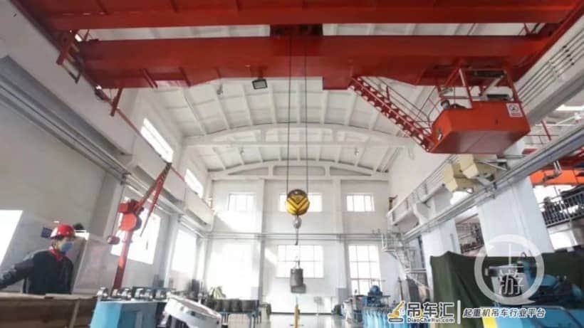“天吊空姐”董艳红:练就一身绝技,吊30斤零件压鸡蛋不碎