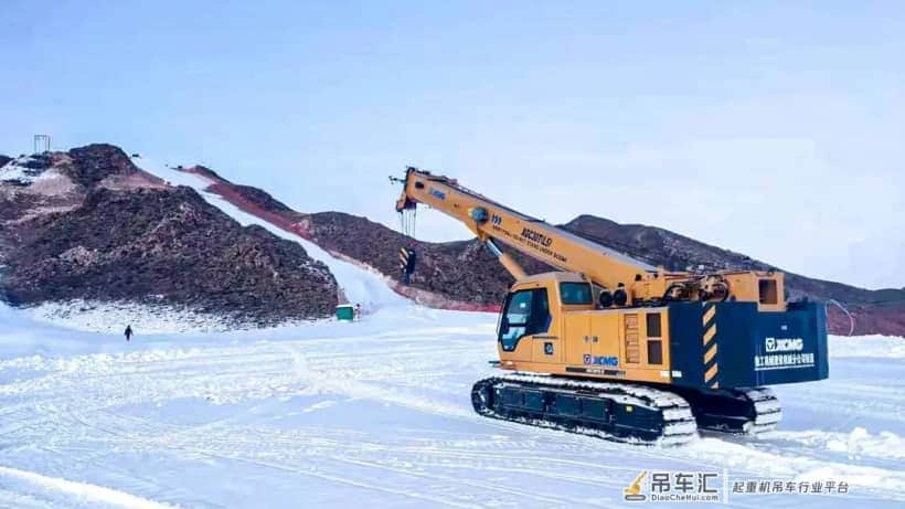 XGC30T伸缩臂履带吊：整车41吨不拆配重一辆车转场