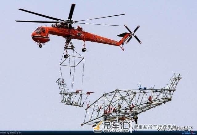 空中起重机，怪异的机身难掩饰强悍的性能
