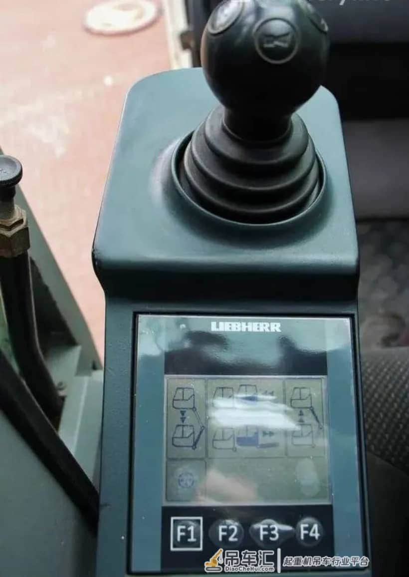 12年的100吨吊车,国外行情价39w!值不值?