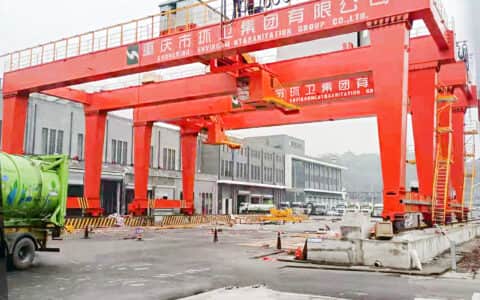 桥式起重机可以在室外使用吗？桥式起重机和门式起重机有什么区别
