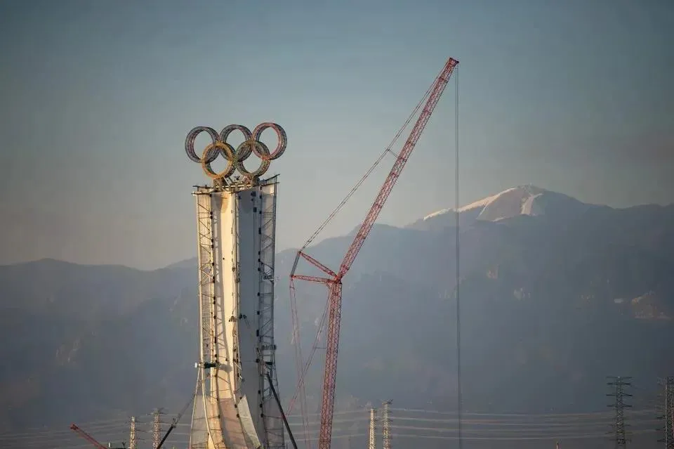刷屏2022北京冬奥会,大吊车也成网红了...