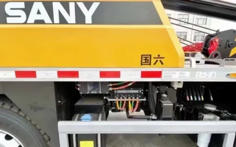 插电25吨吊车当道！成本是降了…台班还好吗？