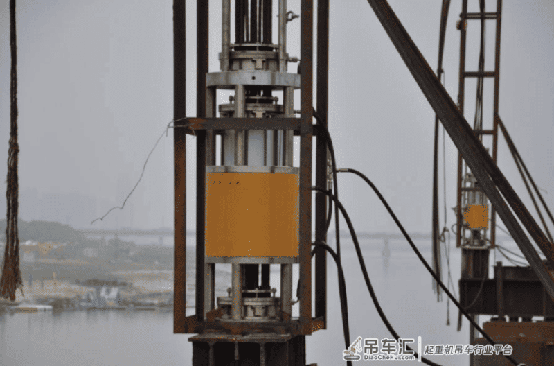 塔吊是如何升高的呢?一篇文章解开大家20多年的疑惑