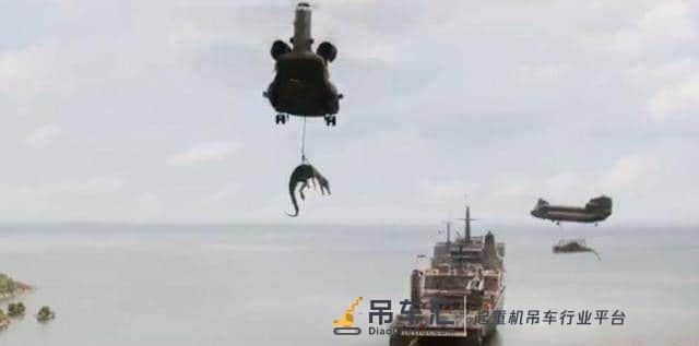 《侏罗纪世界2》霸王龙被吊走,码头边落单的大家伙:腕龙