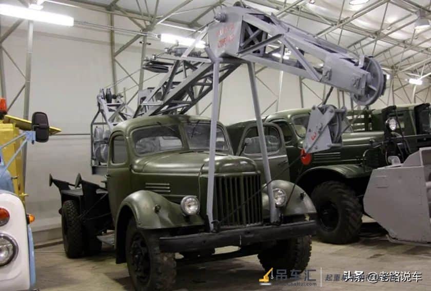 来自饱受战争之苦的乌克兰 客车厂的LAZ-690起重卡车