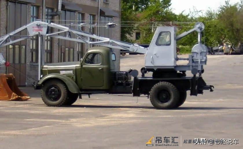 来自饱受战争之苦的乌克兰 客车厂的LAZ-690起重卡车