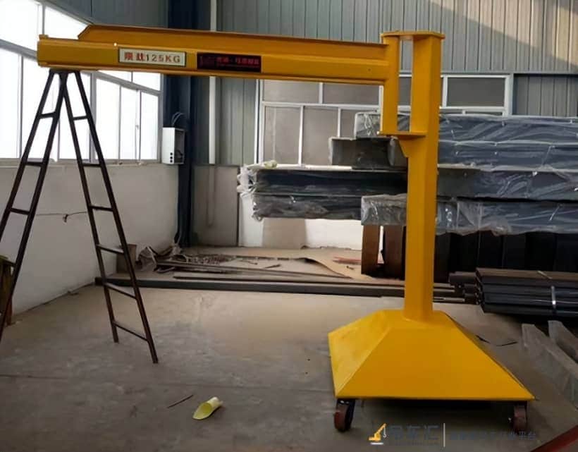 轻型强度和重型强度起重机通过哪些数据定义
