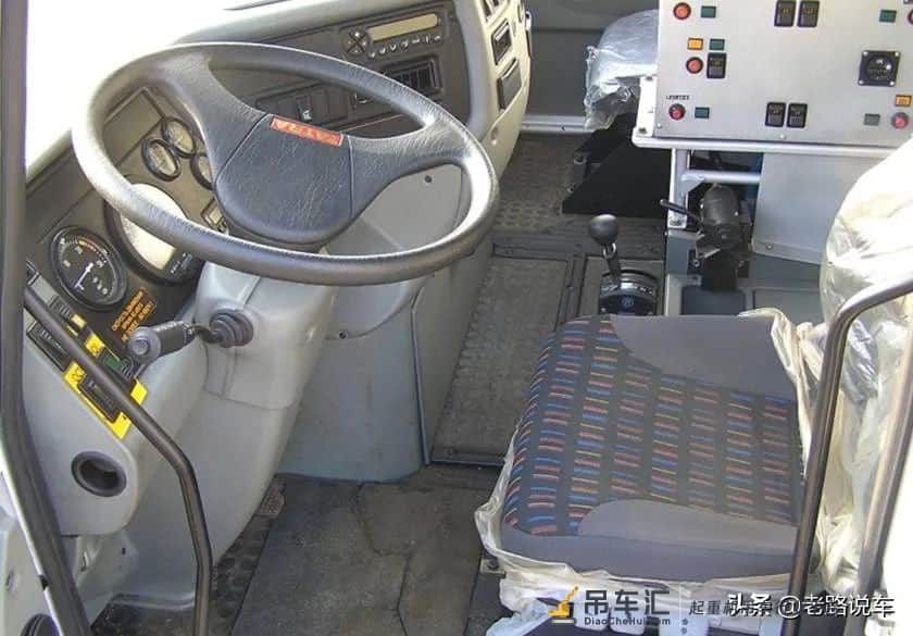 BAZ KS-8973重型轮式起重机 起重市场上的百吨王