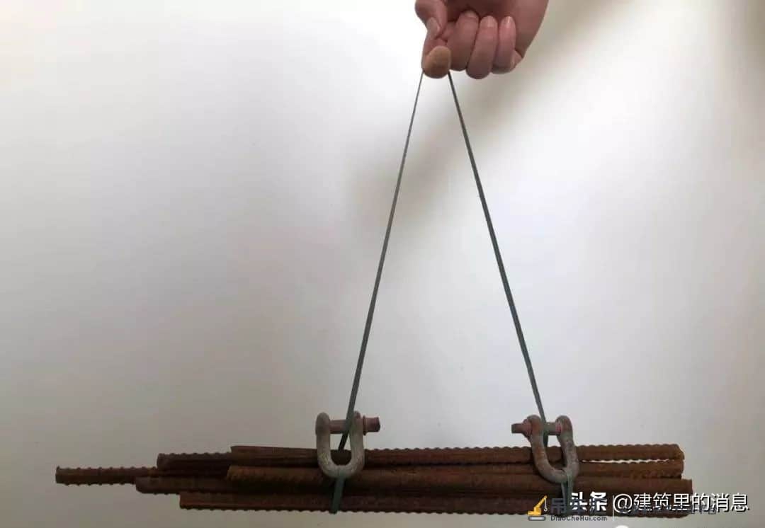 突发!一工地塔吊高处坠落,汽车被拦腰砸中,下面附塔吊安全讲解