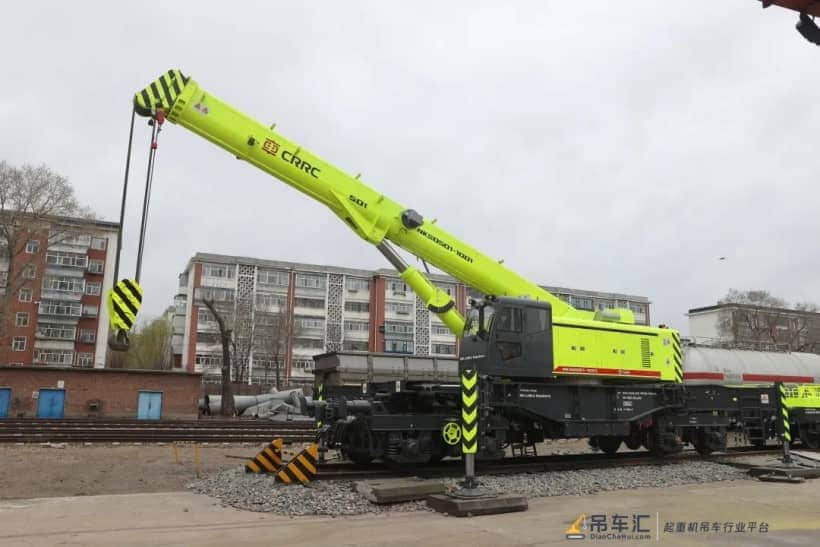 中车齐车公司铁路起重机大展身手