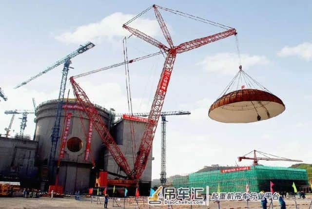 助力中国核电 国内首台“二合一”履带起重机SCC52000TM硬核登场