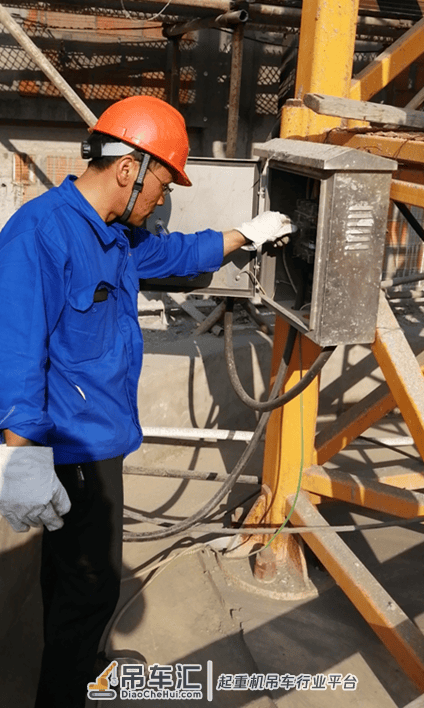 住建局:开展2022年度第一次建筑起重机械专项检查
