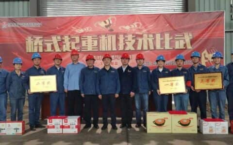 亮绝活、比赶超，技术比武锻真功—公司工会举办“桥式起重机技术比武”活动