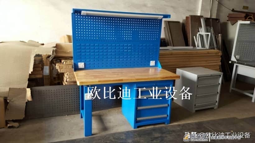 简易的轻型移动式龙门起重机