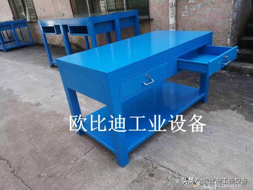 简易的轻型移动式龙门起重机